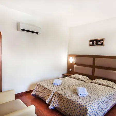 Rigas מלון דירות 3*